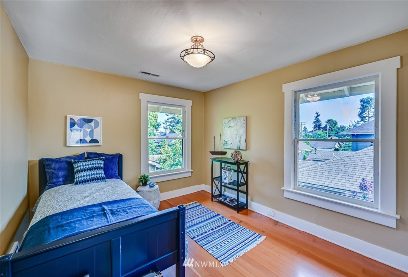 1713 Hoyt, Everett, Washington 98201, 5 Bedrooms Bedrooms, ,2 BathroomsBathrooms,Residential,For Sale,Hoyt,NWM1832018