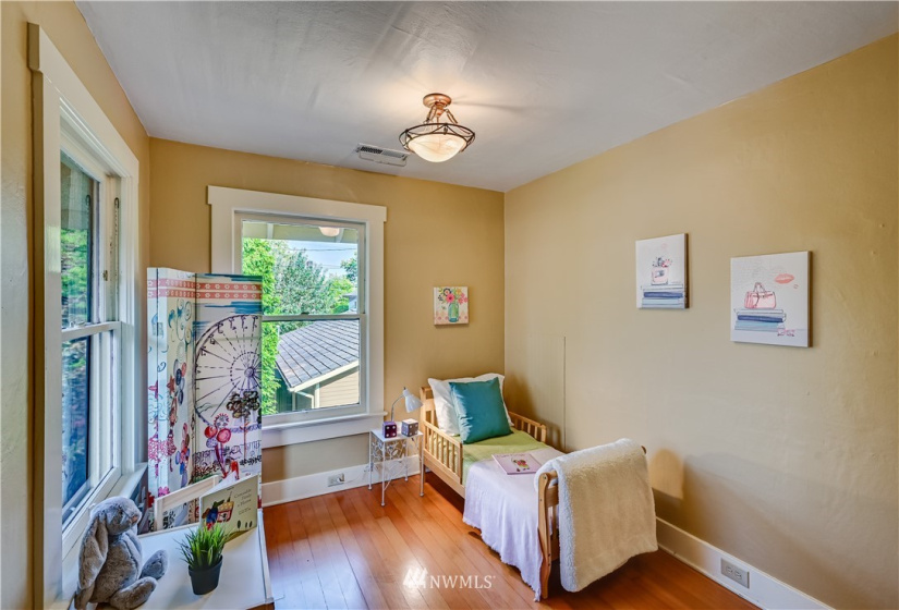 1713 Hoyt, Everett, Washington 98201, 5 Bedrooms Bedrooms, ,2 BathroomsBathrooms,Residential,For Sale,Hoyt,NWM1832018