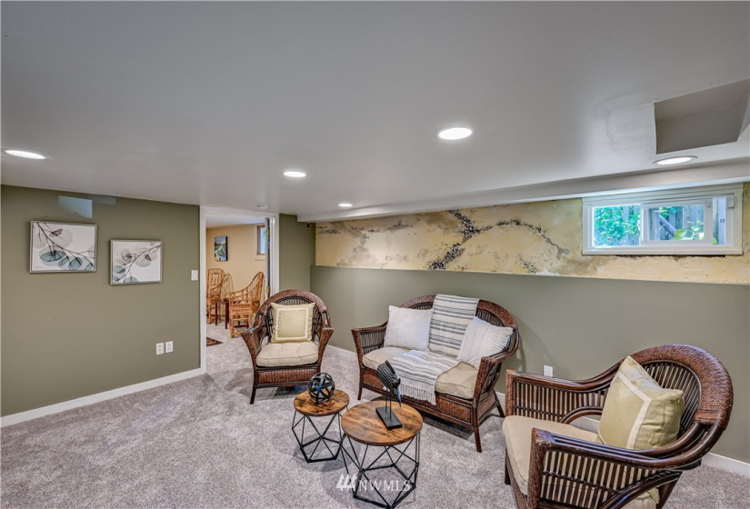 1713 Hoyt, Everett, Washington 98201, 5 Bedrooms Bedrooms, ,2 BathroomsBathrooms,Residential,For Sale,Hoyt,NWM1832018