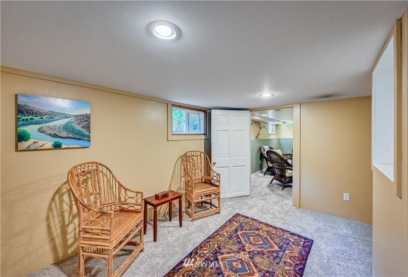 1713 Hoyt, Everett, Washington 98201, 5 Bedrooms Bedrooms, ,2 BathroomsBathrooms,Residential,For Sale,Hoyt,NWM1832018