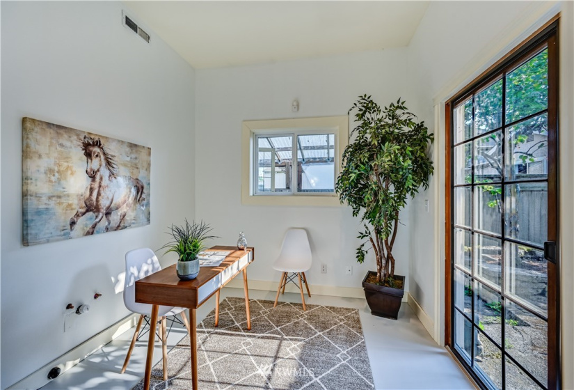 1713 Hoyt, Everett, Washington 98201, 5 Bedrooms Bedrooms, ,2 BathroomsBathrooms,Residential,For Sale,Hoyt,NWM1832018