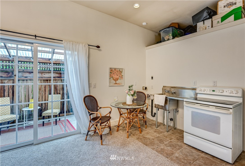 1713 Hoyt, Everett, Washington 98201, 5 Bedrooms Bedrooms, ,2 BathroomsBathrooms,Residential,For Sale,Hoyt,NWM1832018