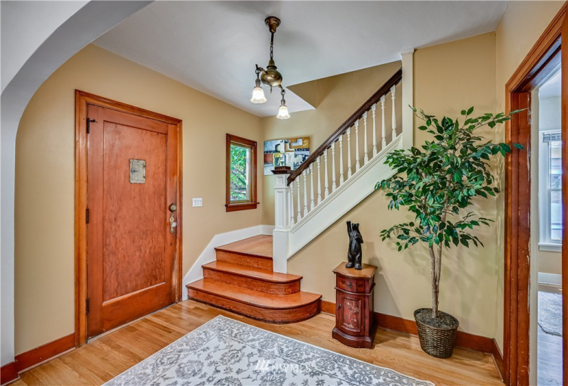 1713 Hoyt, Everett, Washington 98201, 5 Bedrooms Bedrooms, ,2 BathroomsBathrooms,Residential,For Sale,Hoyt,NWM1832018