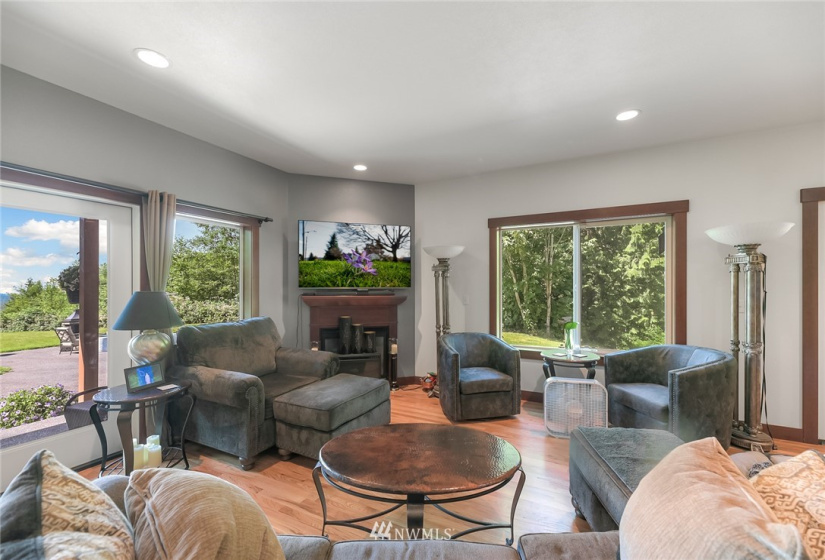 4400 Squalicum Creek, Bellingham, Washington 98226, 3 Bedrooms Bedrooms, ,2 BathroomsBathrooms,Residential,For Sale,Squalicum Creek,NWM1832762