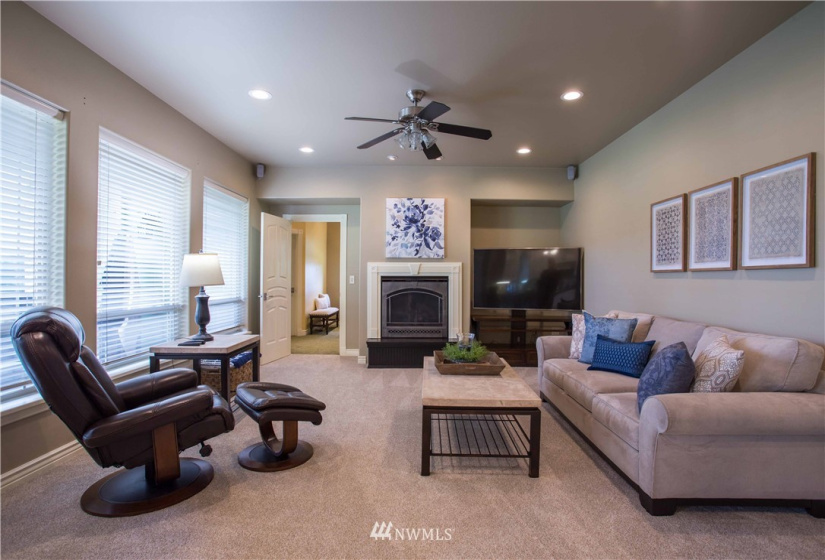 5768 Willow Springs, Ferndale, Washington 98248, ,Residential,For Sale,Northwest County Acres,Willow Springs,NWM1833243