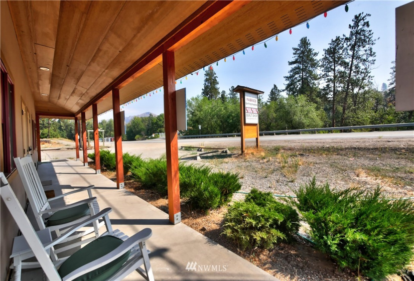 309 Methow Valley Hwy 20, Twisp, Washington 98856, ,Commercial Sale,For Sale,Methow Valley Hwy 20,NWM1819553