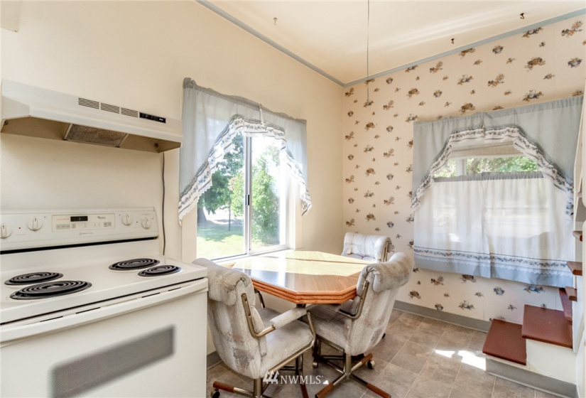 3811 SR 903, Roslyn, Washington 98941, 3 Bedrooms Bedrooms, ,1 BathroomBathrooms,Residential,For Sale,SR 903,NWM1833992