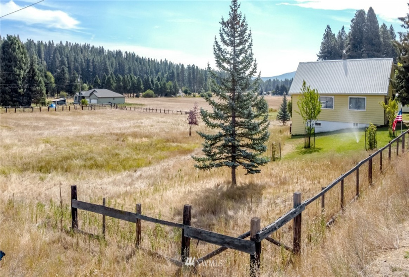 3811 SR 903, Roslyn, Washington 98941, 3 Bedrooms Bedrooms, ,1 BathroomBathrooms,Residential,For Sale,SR 903,NWM1833992