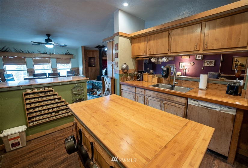 9 Canyon Spur, Oroville, Washington 98844, 4 Bedrooms Bedrooms, ,2 BathroomsBathrooms,Residential,For Sale,Canyon Spur,NWM1834103