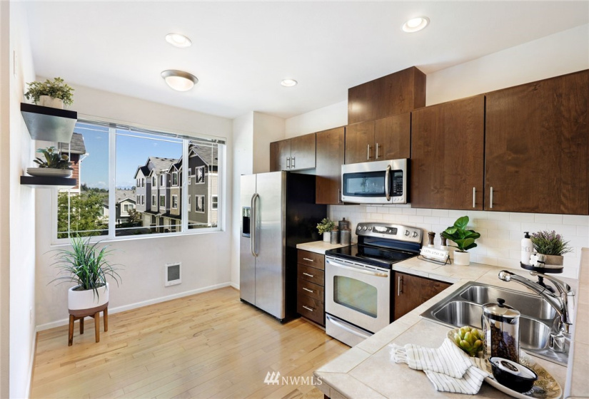 15720 Manor, Lynnwood, Washington 98087, 2 Bedrooms Bedrooms, ,1 BathroomBathrooms,Residential,For Sale,Dunhill Terrace,Manor,NWM1834084