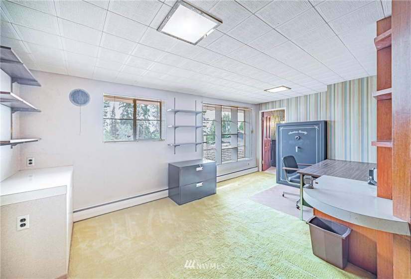 1102 Craig, Ellensburg, Washington 98926, 7 Bedrooms Bedrooms, ,3 BathroomsBathrooms,Residential,For Sale,Craig,NWM1834179