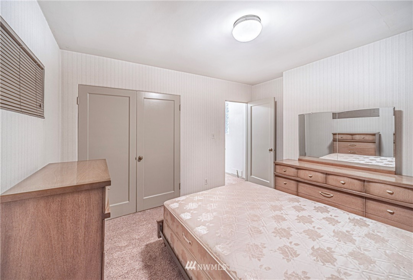 1102 Craig, Ellensburg, Washington 98926, 7 Bedrooms Bedrooms, ,3 BathroomsBathrooms,Residential,For Sale,Craig,NWM1834179