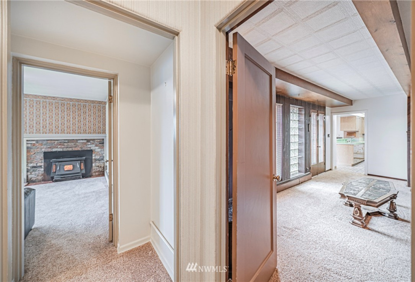 1102 Craig, Ellensburg, Washington 98926, 7 Bedrooms Bedrooms, ,3 BathroomsBathrooms,Residential,For Sale,Craig,NWM1834179