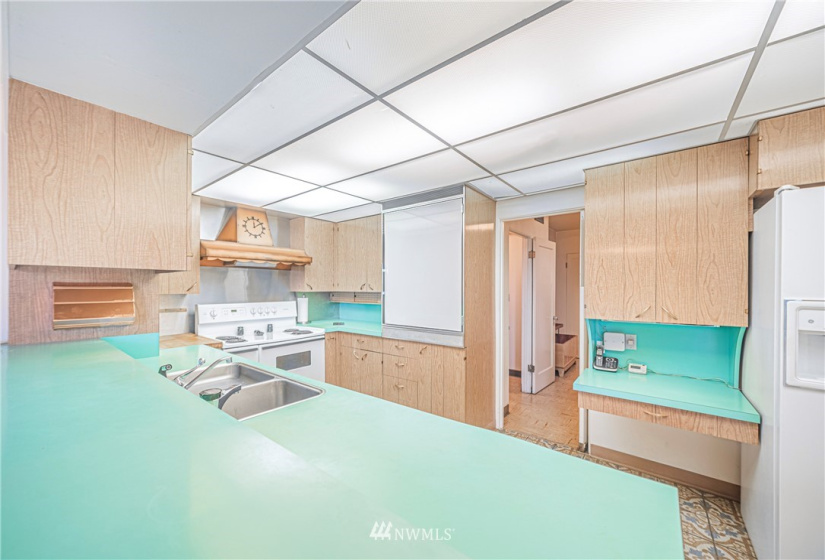 1102 Craig, Ellensburg, Washington 98926, 7 Bedrooms Bedrooms, ,3 BathroomsBathrooms,Residential,For Sale,Craig,NWM1834179