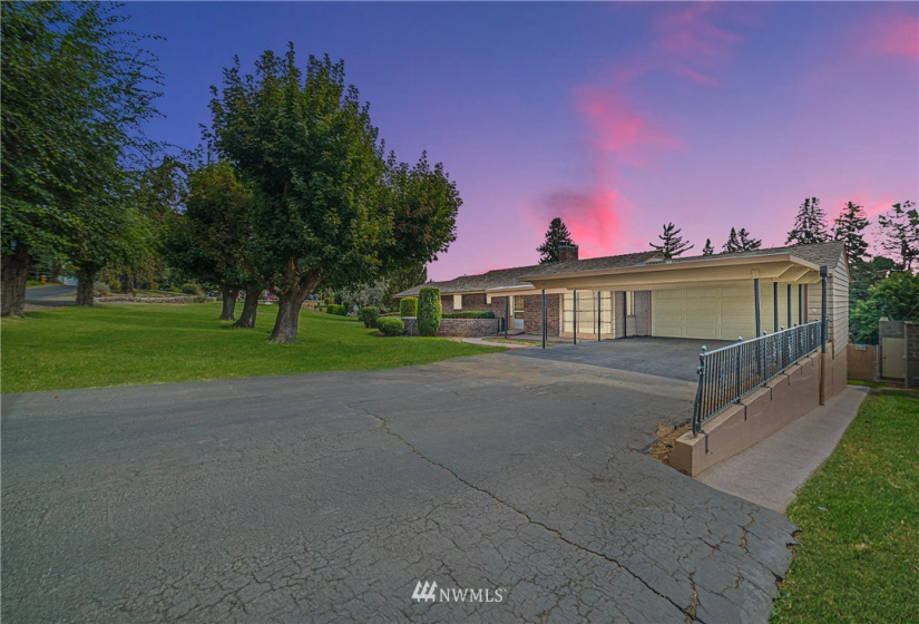 1102 Craig, Ellensburg, Washington 98926, 7 Bedrooms Bedrooms, ,3 BathroomsBathrooms,Residential,For Sale,Craig,NWM1834179