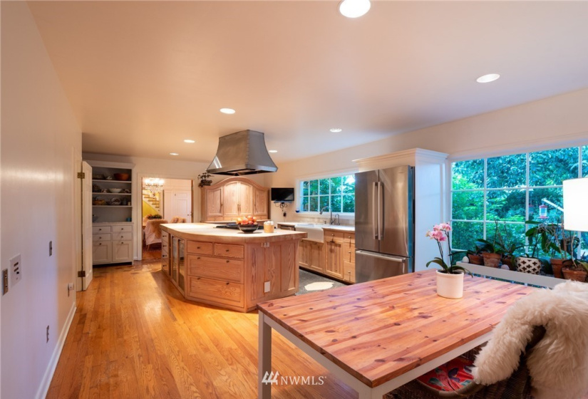 8017 Thorne, Lakewood, Washington 98498, 6 Bedrooms Bedrooms, ,3 BathroomsBathrooms,Residential,For Sale,Thorne,NWM1829555