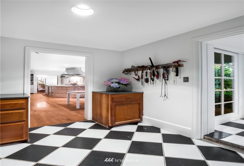 8017 Thorne, Lakewood, Washington 98498, 6 Bedrooms Bedrooms, ,3 BathroomsBathrooms,Residential,For Sale,Thorne,NWM1829555