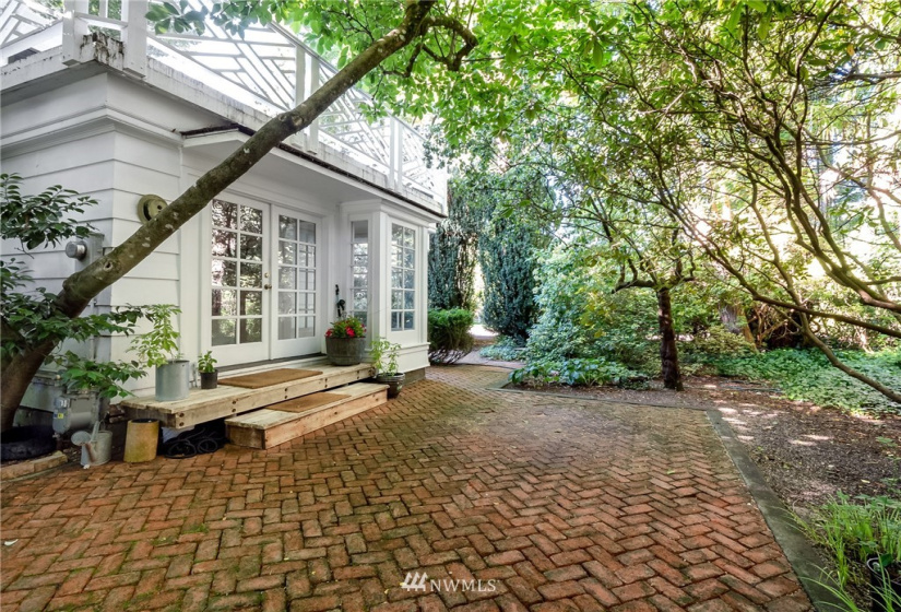 8017 Thorne, Lakewood, Washington 98498, 6 Bedrooms Bedrooms, ,3 BathroomsBathrooms,Residential,For Sale,Thorne,NWM1829555