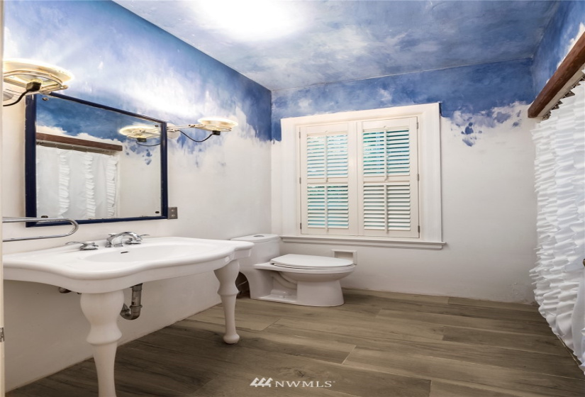 8017 Thorne, Lakewood, Washington 98498, 6 Bedrooms Bedrooms, ,3 BathroomsBathrooms,Residential,For Sale,Thorne,NWM1829555