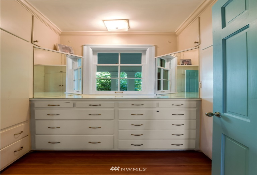 8017 Thorne, Lakewood, Washington 98498, 6 Bedrooms Bedrooms, ,3 BathroomsBathrooms,Residential,For Sale,Thorne,NWM1829555