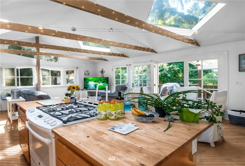 8017 Thorne, Lakewood, Washington 98498, 6 Bedrooms Bedrooms, ,3 BathroomsBathrooms,Residential,For Sale,Thorne,NWM1829555