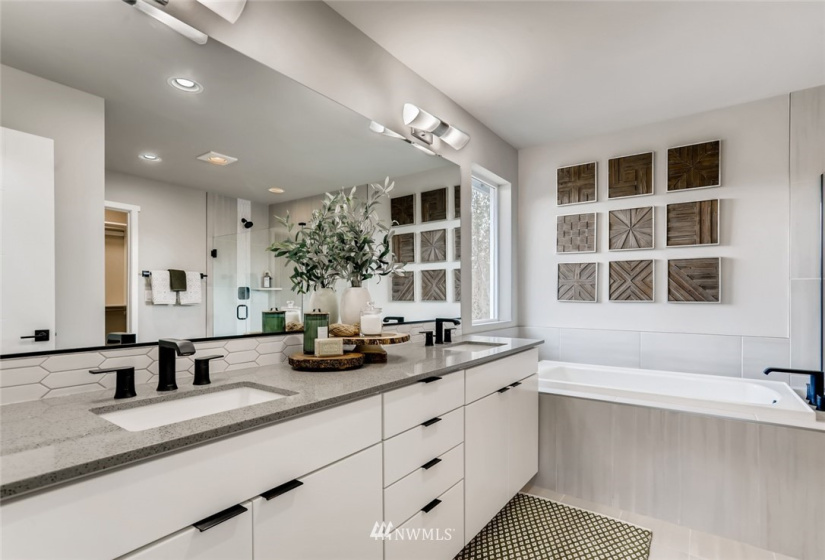 22548 70th, Mountlake Terrace, Washington 98043, 3 Bedrooms Bedrooms, ,2 BathroomsBathrooms,Residential,For Sale,Creekside Meadows,70th,NWM1834412