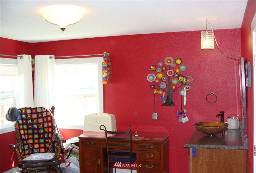 1017 Ivy, Moses Lake, Washington 98837, 4 Bedrooms Bedrooms, ,1 BathroomBathrooms,Residential,For Sale,Guffin Eccles ADD,Ivy,NWM1833624