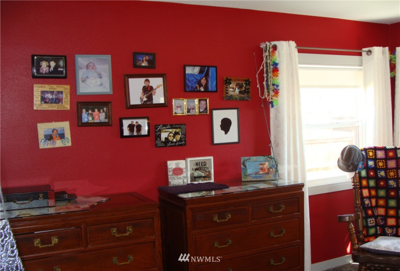 1017 Ivy, Moses Lake, Washington 98837, 4 Bedrooms Bedrooms, ,1 BathroomBathrooms,Residential,For Sale,Guffin Eccles ADD,Ivy,NWM1833624