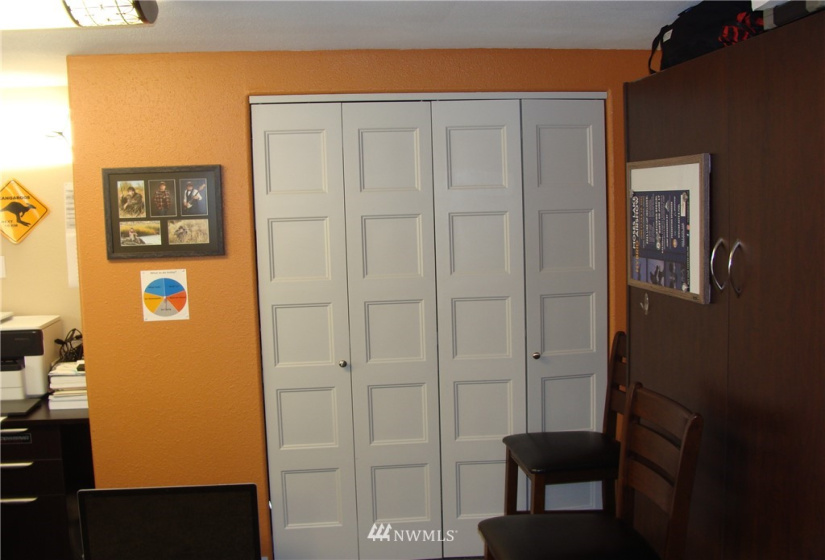 1017 Ivy, Moses Lake, Washington 98837, 4 Bedrooms Bedrooms, ,1 BathroomBathrooms,Residential,For Sale,Guffin Eccles ADD,Ivy,NWM1833624