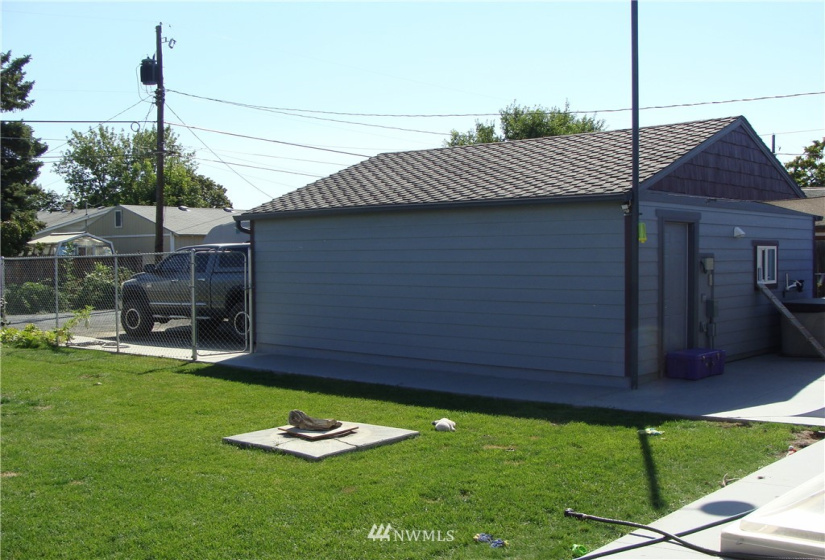 1017 Ivy, Moses Lake, Washington 98837, 4 Bedrooms Bedrooms, ,1 BathroomBathrooms,Residential,For Sale,Guffin Eccles ADD,Ivy,NWM1833624