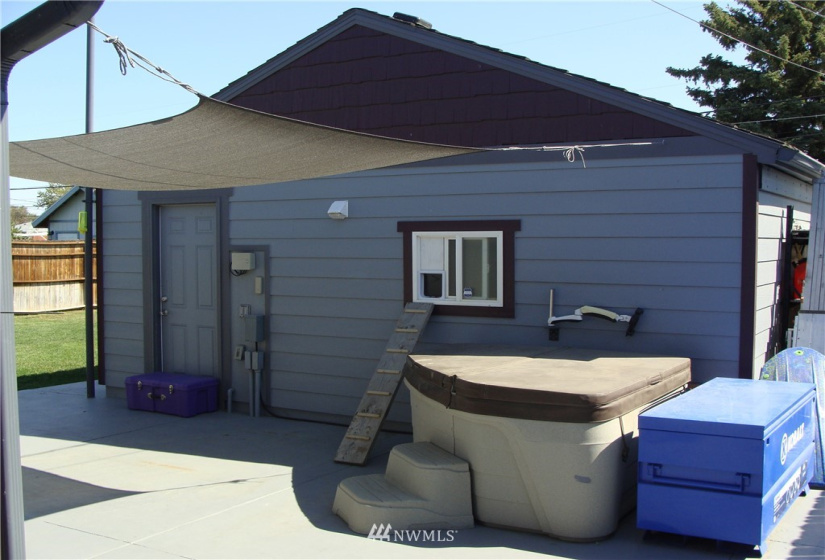 1017 Ivy, Moses Lake, Washington 98837, 4 Bedrooms Bedrooms, ,1 BathroomBathrooms,Residential,For Sale,Guffin Eccles ADD,Ivy,NWM1833624