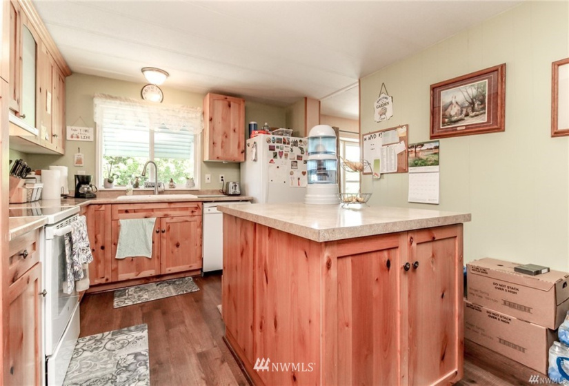 22001 106th, Kent, Washington 98031, 2 Bedrooms Bedrooms, ,2 BathroomsBathrooms,Residential,For Sale,106th,NWM1834579