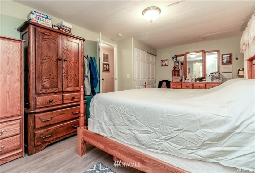 22001 106th, Kent, Washington 98031, 2 Bedrooms Bedrooms, ,2 BathroomsBathrooms,Residential,For Sale,106th,NWM1834579