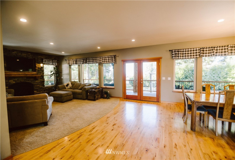 2410 Newberg, Snohomish, Washington 98290, 3 Bedrooms Bedrooms, ,4 BathroomsBathrooms,Residential,For Sale,Newberg,NWM1833930