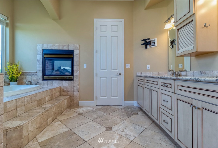 96 Winemakers Lane, Walla Walla, Washington 99362, 5 Bedrooms Bedrooms, ,3 BathroomsBathrooms,Residential,For Sale,Bella Terra,Winemakers Lane,NWM1833889