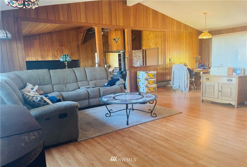 205 18th, Seaview, Washington 98631, 3 Bedrooms Bedrooms, ,1 BathroomBathrooms,Residential,For Sale,18th,NWM1834747