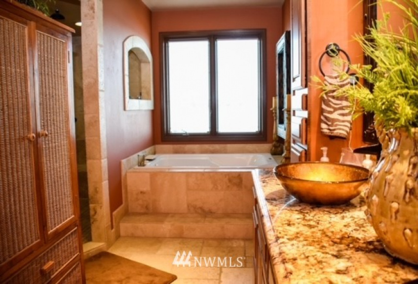 4072 Cove West, Moses Lake, Washington 98837, 3 Bedrooms Bedrooms, ,1 BathroomBathrooms,Residential,For Sale,Cove West,NWM1833964