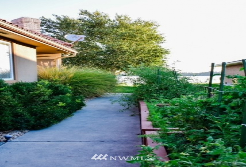 4072 Cove West, Moses Lake, Washington 98837, 3 Bedrooms Bedrooms, ,1 BathroomBathrooms,Residential,For Sale,Cove West,NWM1833964