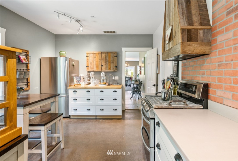 7970 icicle Road, Leavenworth, Washington 98826, 4 Bedrooms Bedrooms, ,4 BathroomsBathrooms,Residential,For Sale,icicle Road,NWM1835162