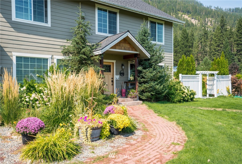 7970 icicle Road, Leavenworth, Washington 98826, 4 Bedrooms Bedrooms, ,4 BathroomsBathrooms,Residential,For Sale,icicle Road,NWM1835162