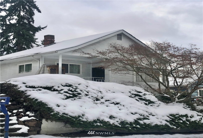 1541 19th, Seattle, Washington 98144, 4 Bedrooms Bedrooms, ,1 BathroomBathrooms,Residential,For Sale,19th,NWM1835221