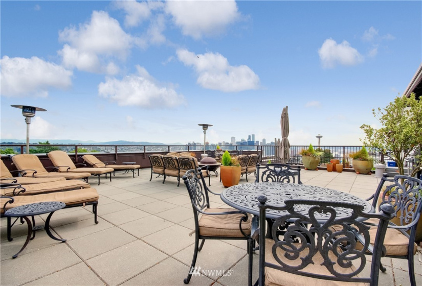 201 Galer, Seattle, Washington 98109, 1 Bedroom Bedrooms, ,1 BathroomBathrooms,Residential,For Sale,Queen Anne High School,Galer,NWM1835592