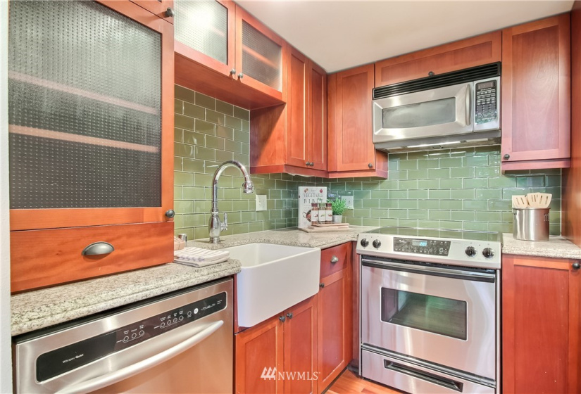 201 Galer, Seattle, Washington 98109, 1 Bedroom Bedrooms, ,1 BathroomBathrooms,Residential,For Sale,Queen Anne High School,Galer,NWM1835592