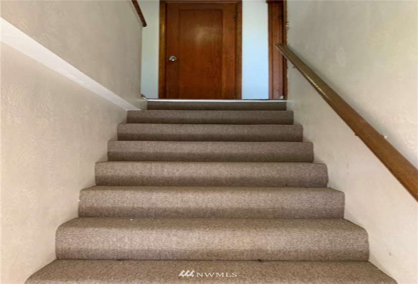 1033 Columbia, Moses Lake, Washington 98837, ,Residential Income,For Sale,Columbia,NWM1836675