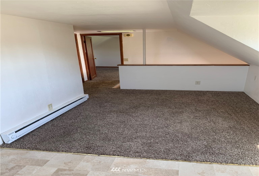 1033 Columbia, Moses Lake, Washington 98837, ,Residential Income,For Sale,Columbia,NWM1836675