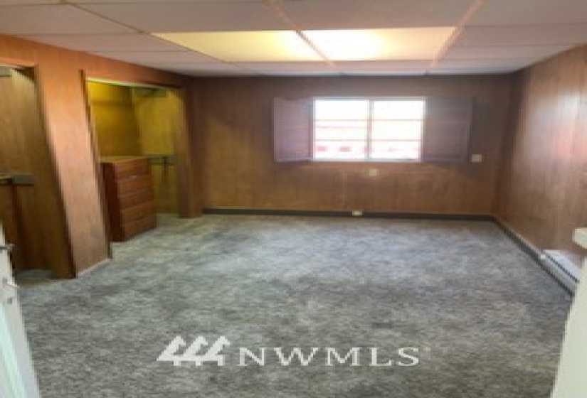 1033 Columbia, Moses Lake, Washington 98837, ,Residential Income,For Sale,Columbia,NWM1836675