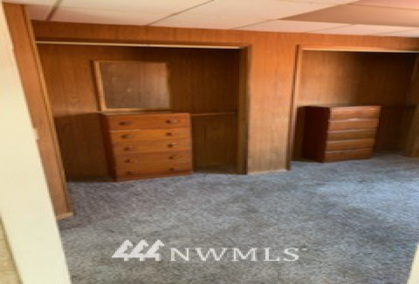 1033 Columbia, Moses Lake, Washington 98837, ,Residential Income,For Sale,Columbia,NWM1836675