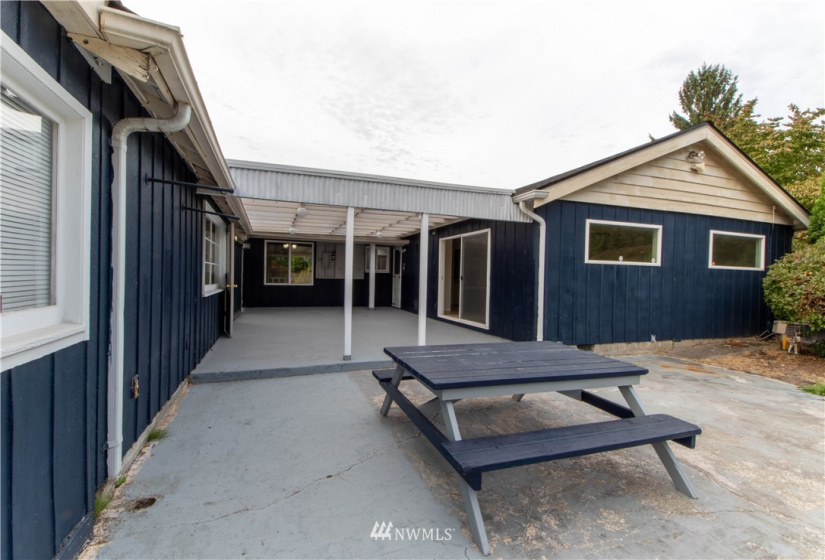 1204 10th, Auburn, Washington 98002, 4 Bedrooms Bedrooms, ,1 BathroomBathrooms,Residential,For Sale,10th,NWM1836110