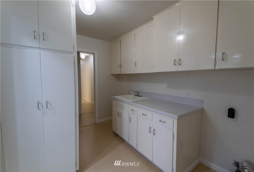 1204 10th, Auburn, Washington 98002, 4 Bedrooms Bedrooms, ,1 BathroomBathrooms,Residential,For Sale,10th,NWM1836110