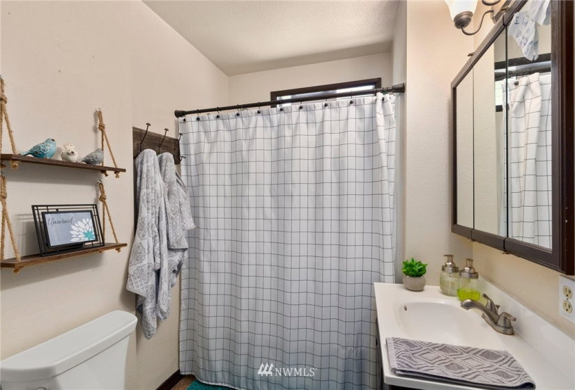 1230 Main, Centralia, Washington 98531, 2 Bedrooms Bedrooms, ,1 BathroomBathrooms,Residential,For Sale,Main,NWM1834683